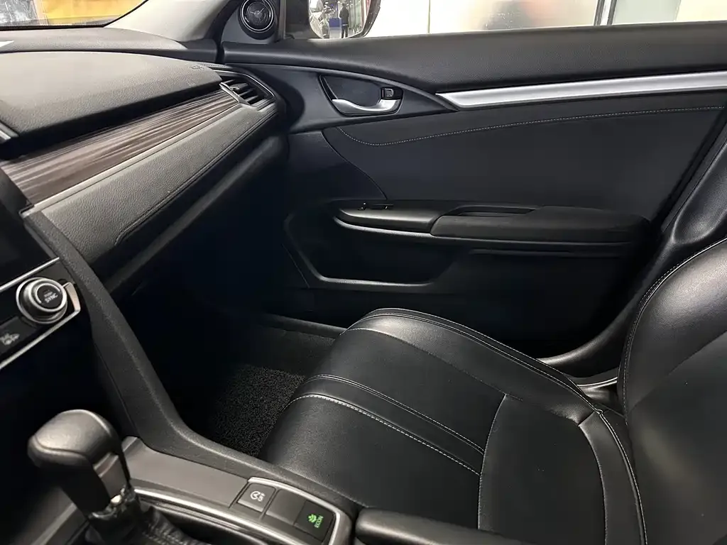 Honda Civic — фото 10