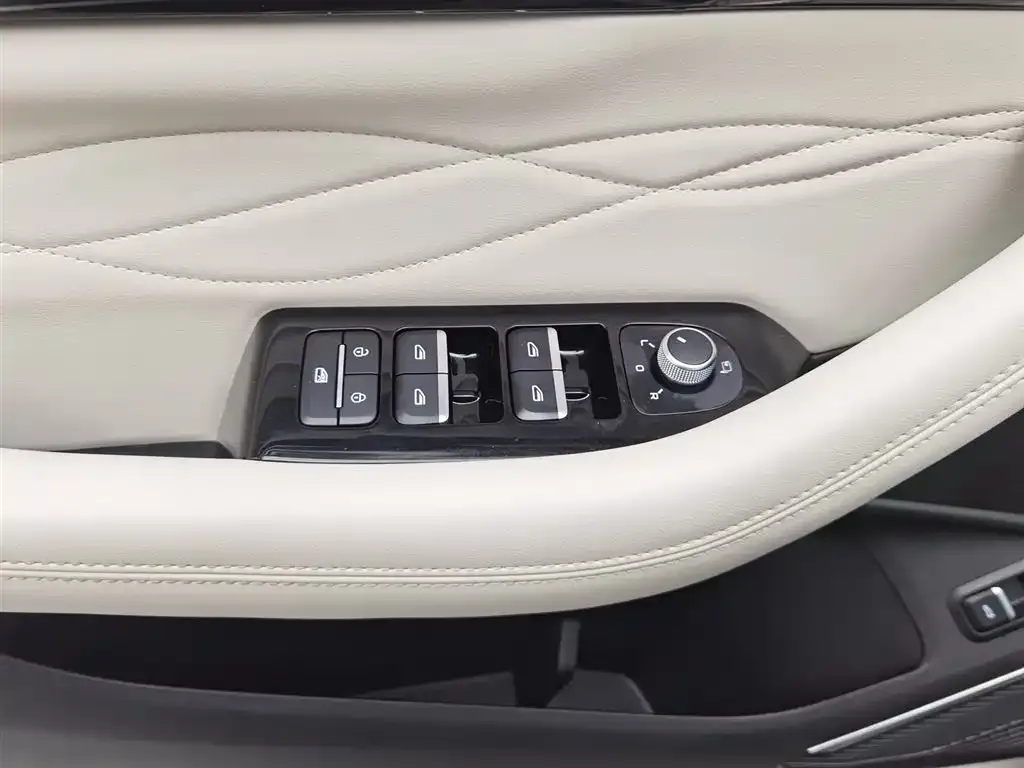 Geely Xingyue L 2023 из CN, фото 2