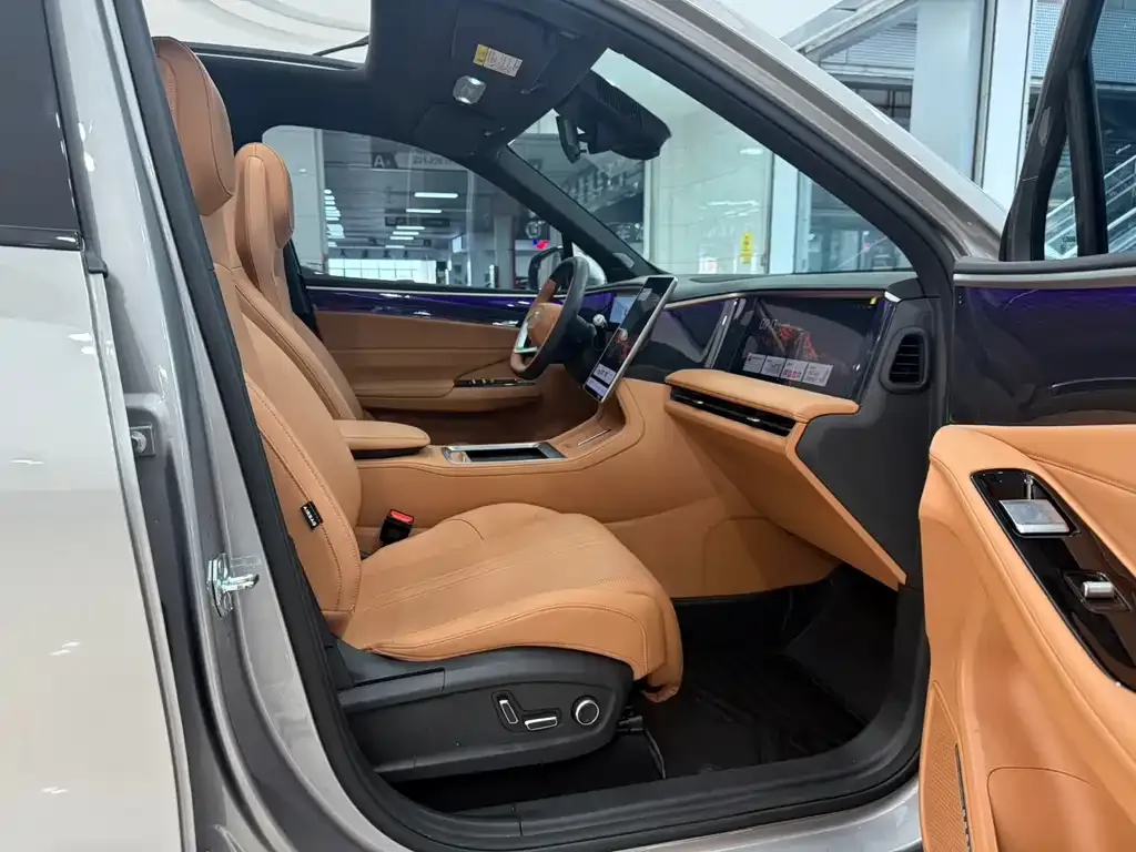 Geely Galaxy L7 — фото 10