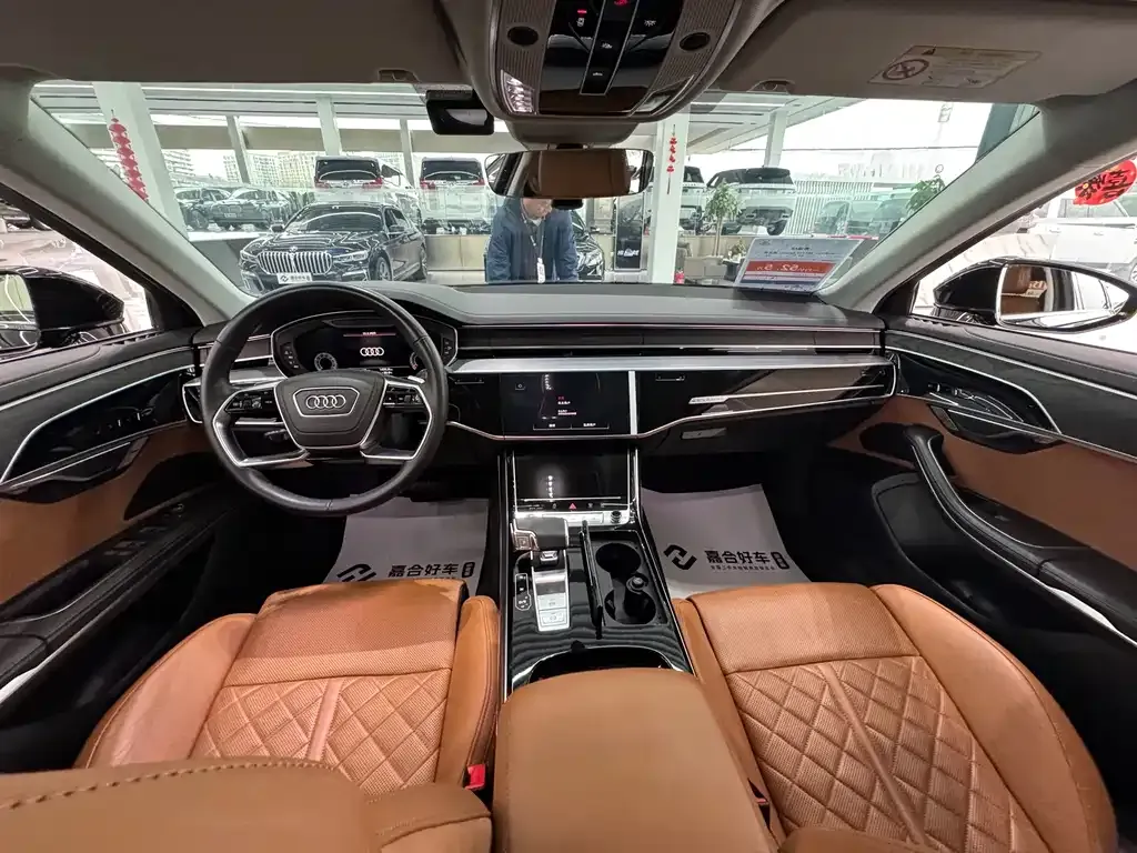 Audi A8 — фото 5