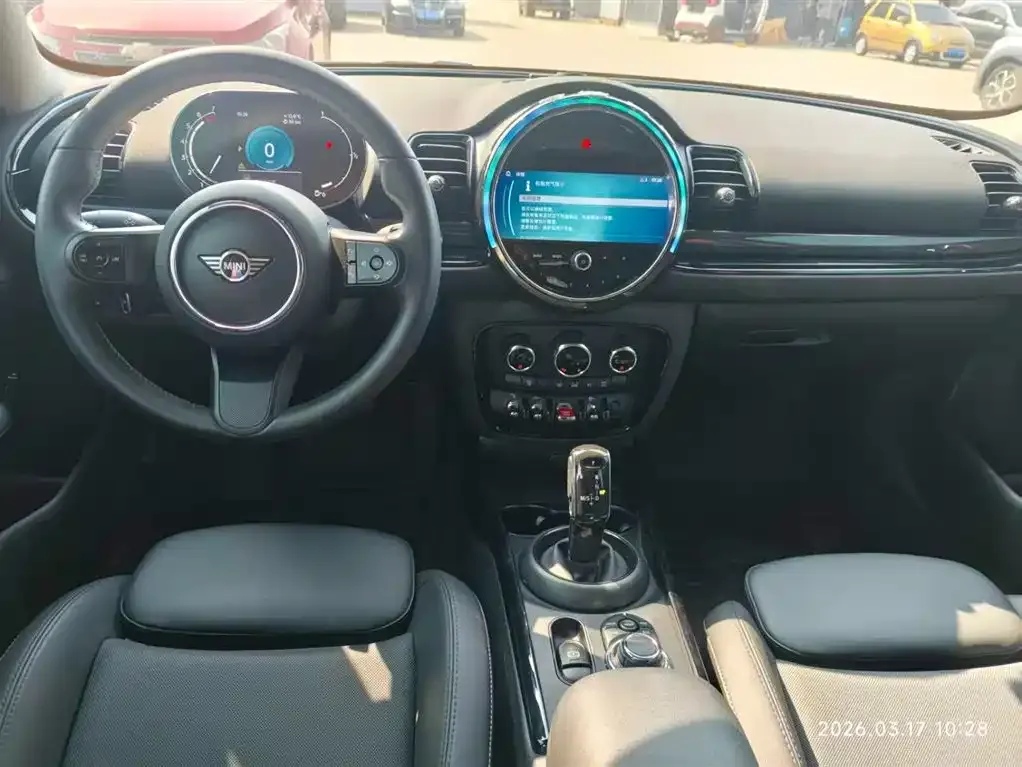 MINI Clubman — фото 3