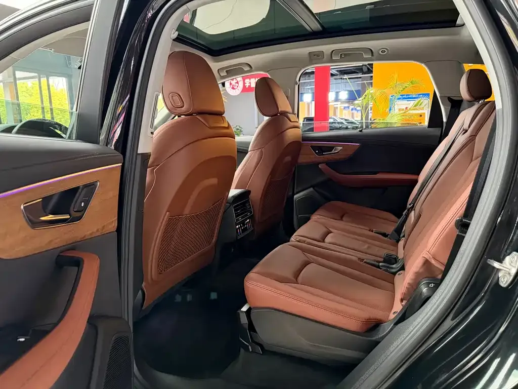 Audi Q7 2023 из CN, фото 3