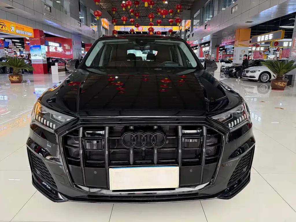 Audi Q7 2023 из CN, фото 7