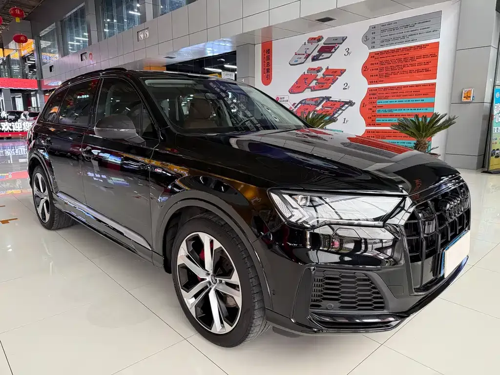 Audi Q7 2023 из CN, фото 9