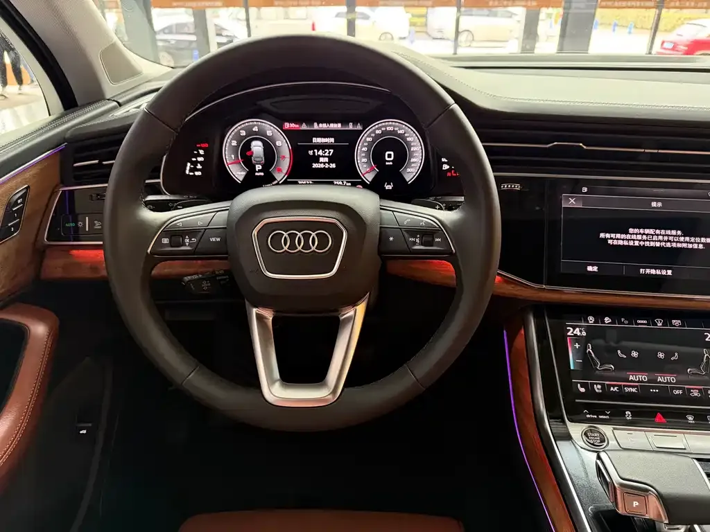 Audi Q7 2023 из CN, фото 4