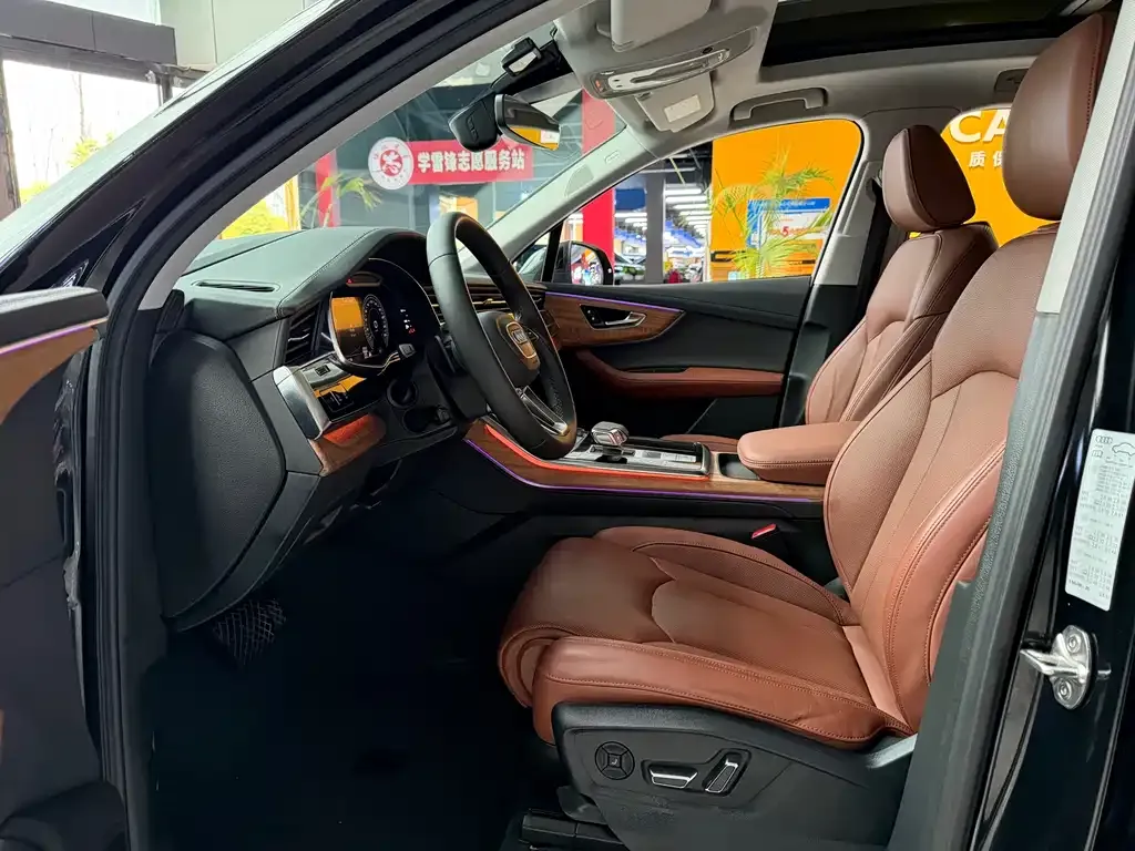 Audi Q7 2023 из CN, фото 6