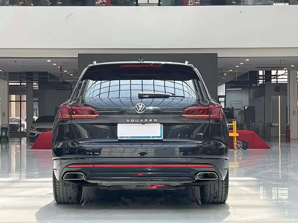 Volkswagen Touareg — фото 5