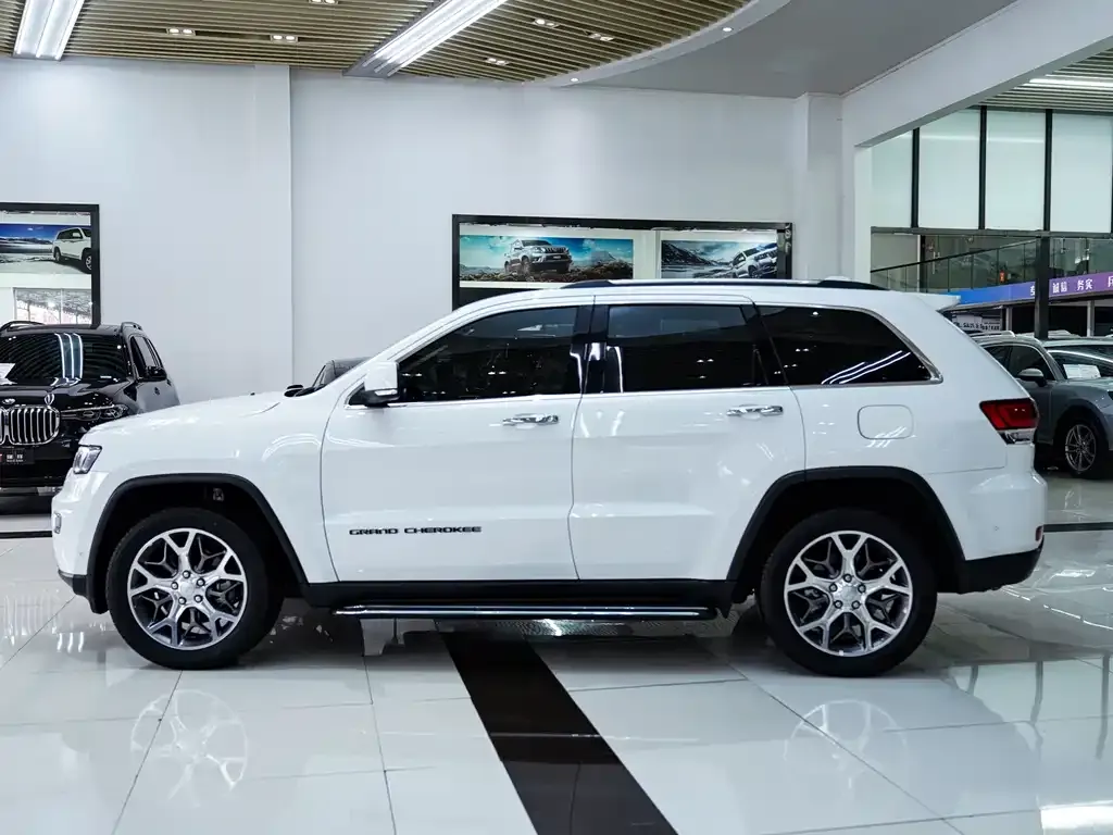 Jeep Grand Cherokee (Import) — фото 7