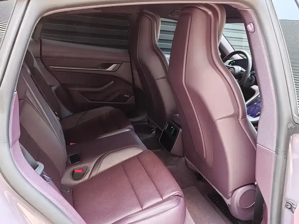Porsche Taycan 2025 из CN, фото 10
