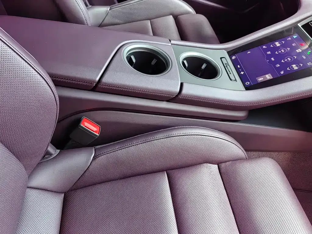 Porsche Taycan 2025 из CN, фото 7
