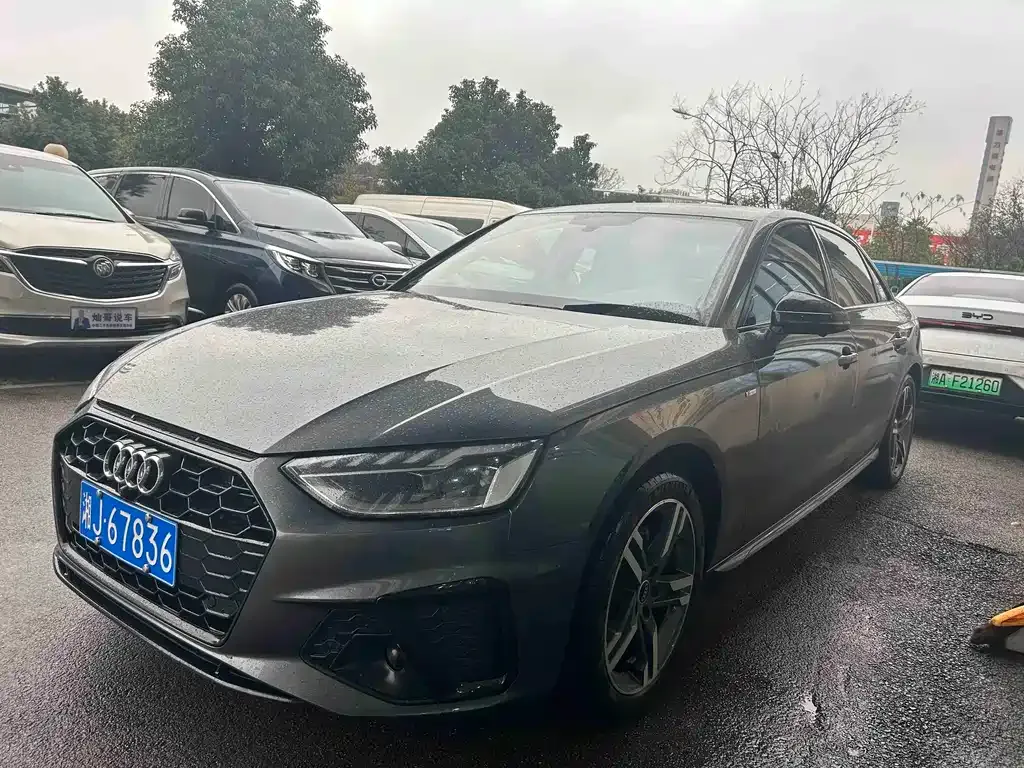 Audi A4L 2022 из CN, фото 1