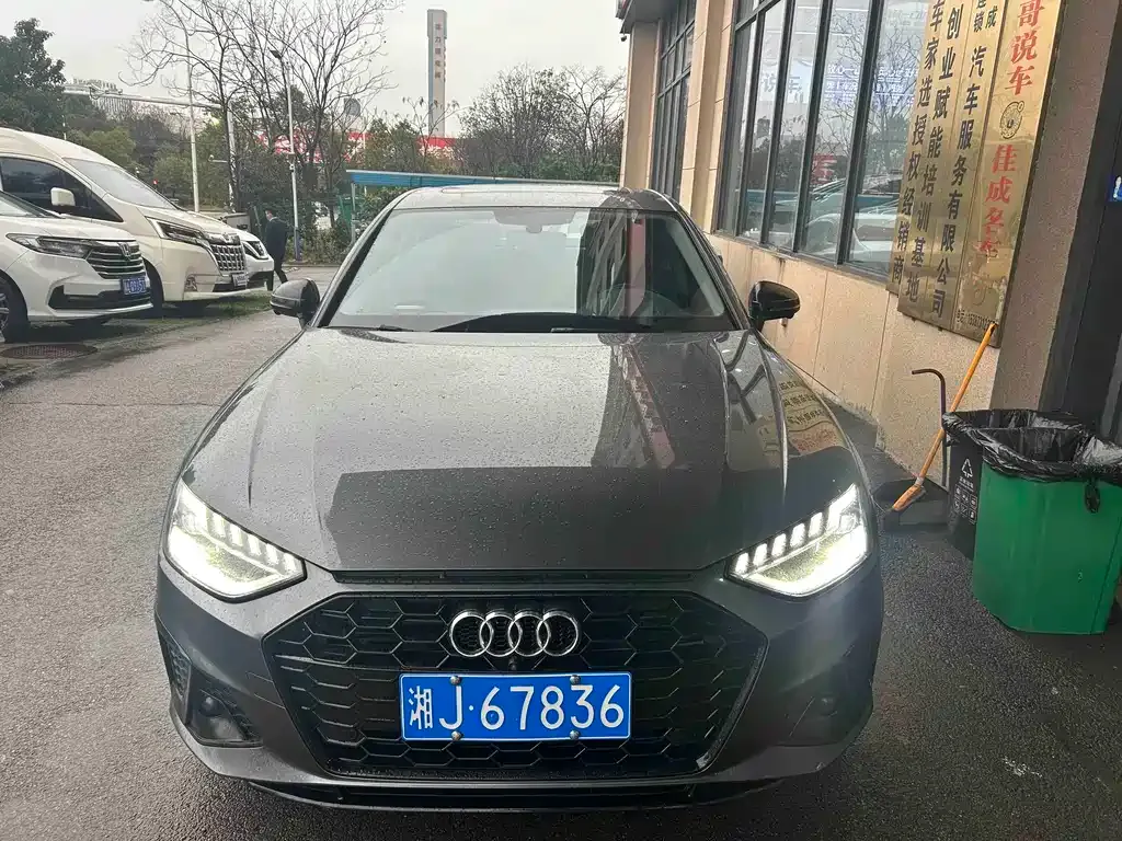 Audi A4L 2022 из CN, фото 6