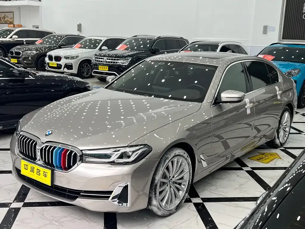 BMW 5 Series — фото 1
