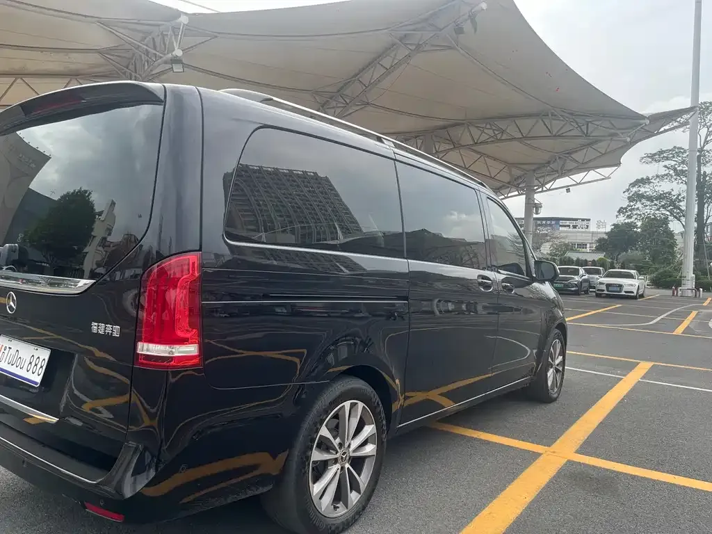 Mercedes-Benz V-Class 2022 из CN, фото 10