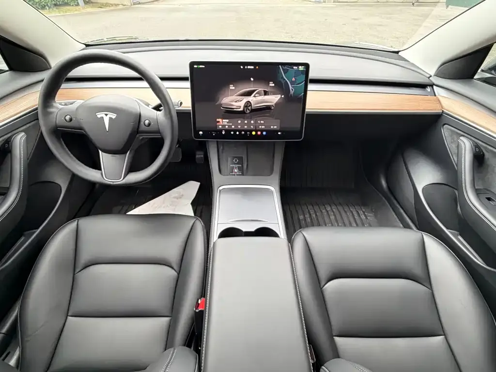 Tesla Model 3 — фото 3