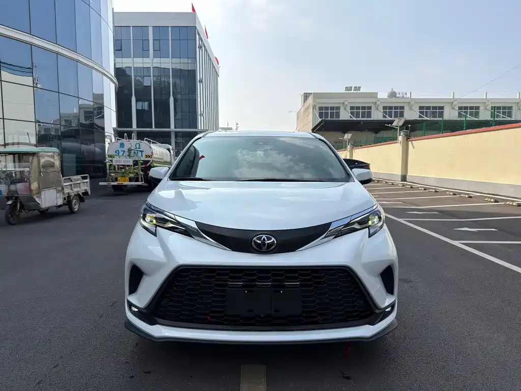 Toyota Granvia 2025 из CN, фото 1