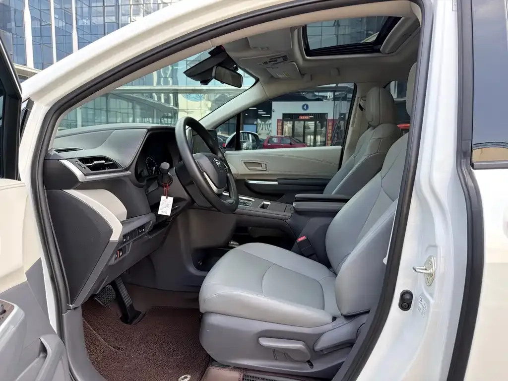 Toyota Granvia 2025 из CN, фото 5