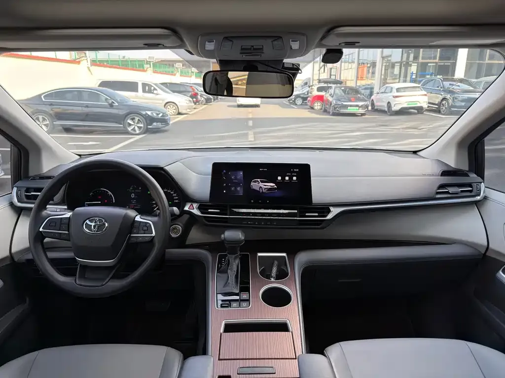 Toyota Granvia 2025 из CN, фото 6