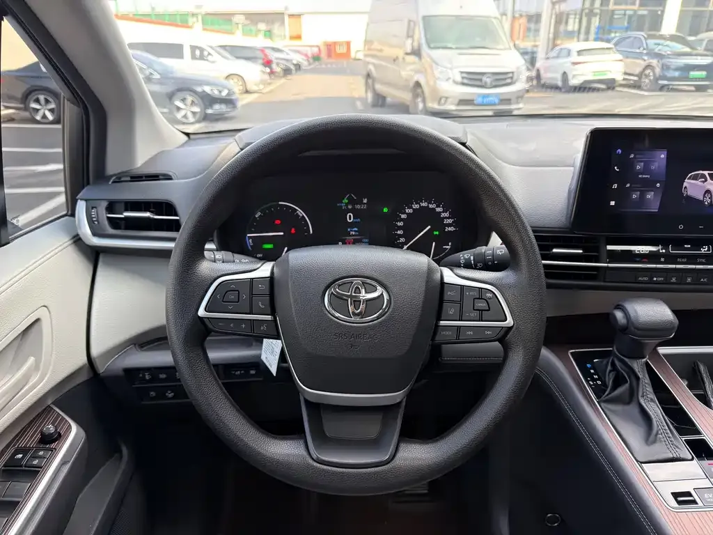 Toyota Granvia 2025 из CN, фото 7