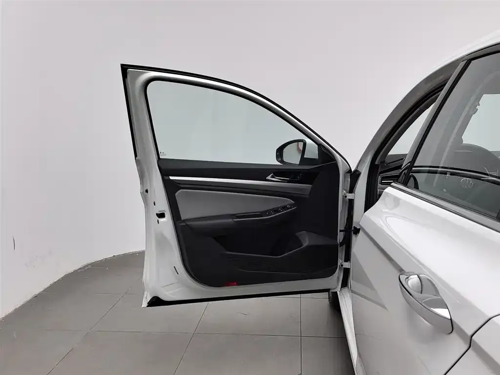 Volkswagen Bora 2023 из CN, фото 6