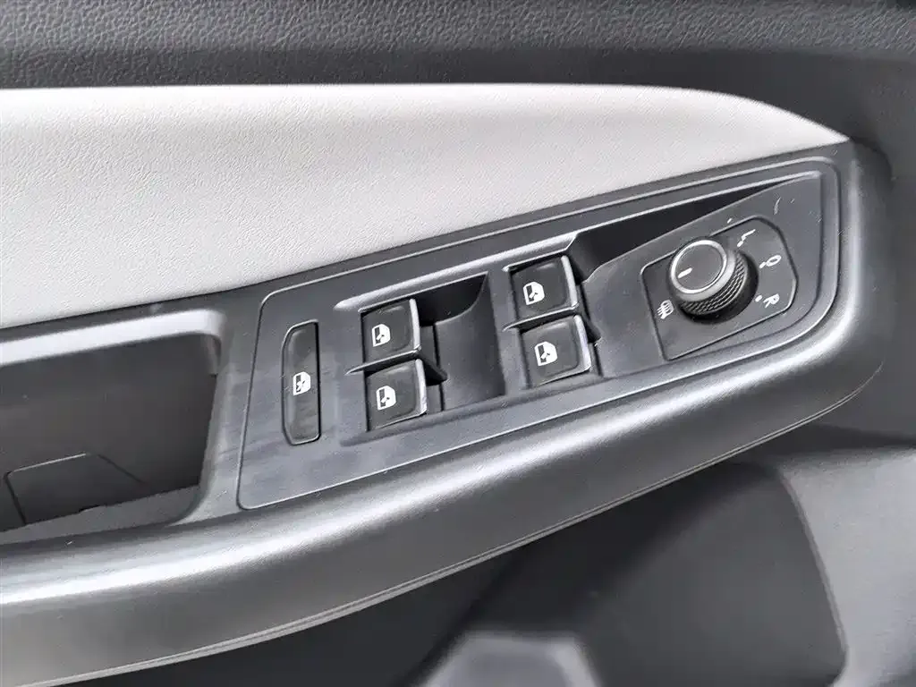 Volkswagen Bora 2023 из CN, фото 3