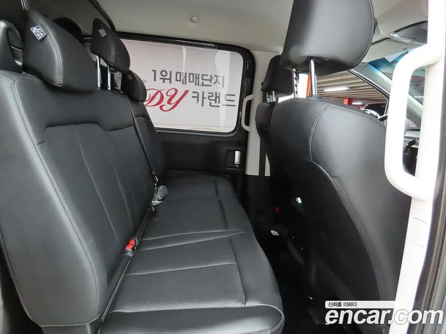 Hyundai Staria 2023 из KR, фото 4
