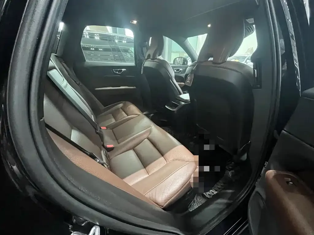 Volvo XC60 2021 из CN, фото 6