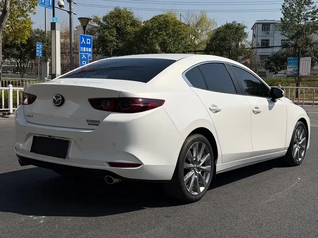 Mazda 3 Axela — фото 10