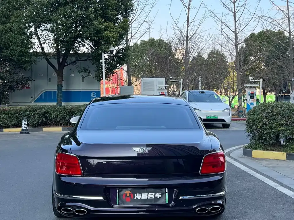 Bentley Flying Spur PHEV 2024 из CN, фото 7