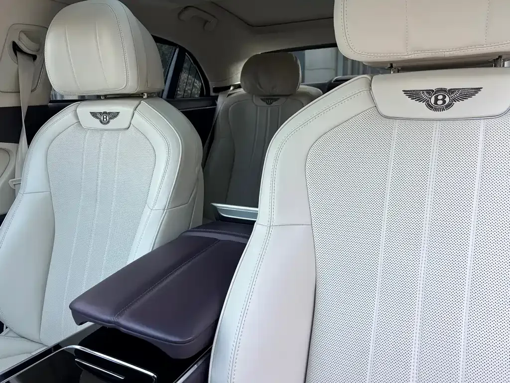 Bentley Flying Spur PHEV 2024 из CN, фото 8