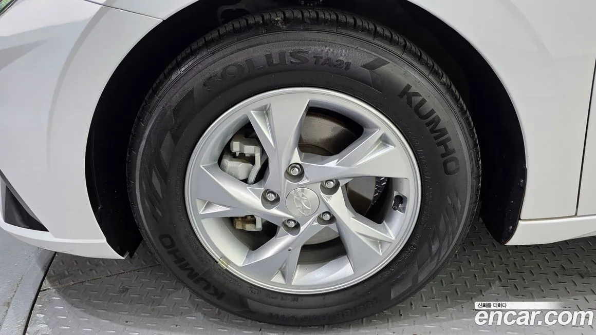 Hyundai AVANTE — фото 4