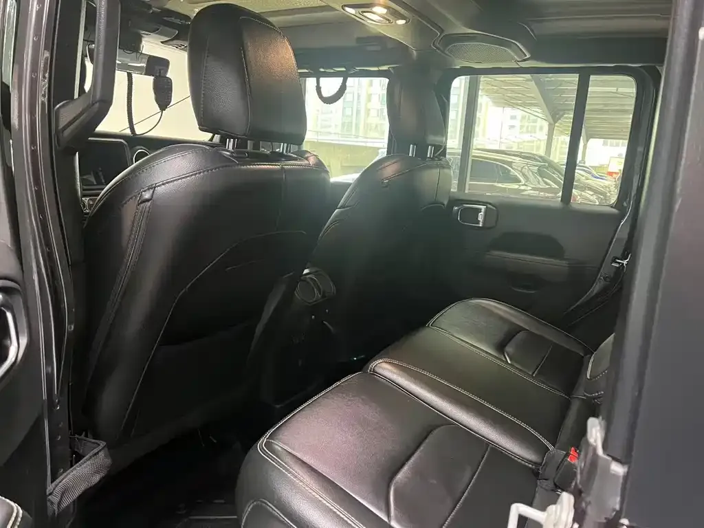 Jeep Wrangler PHEV 2022 из CN, фото 3
