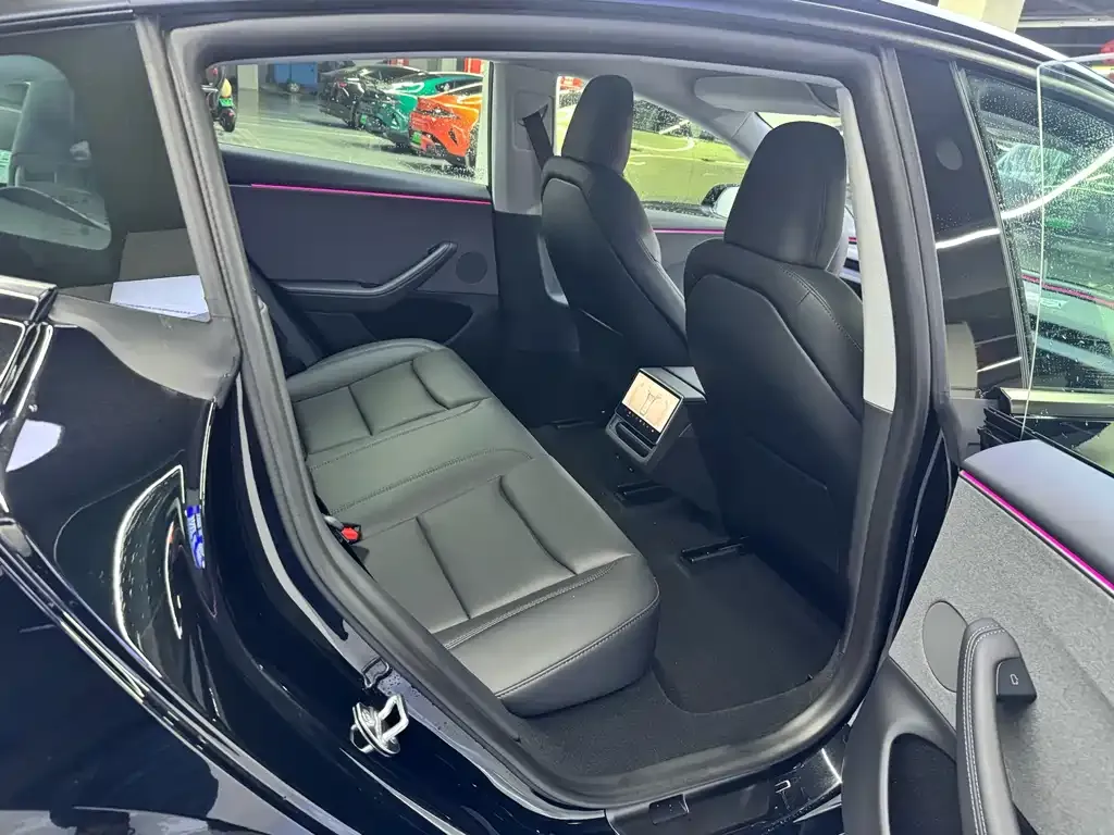 Tesla Model 3 — фото 2