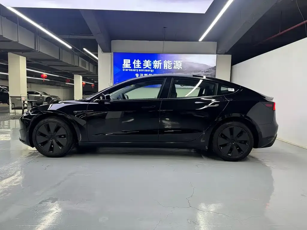 Tesla Model 3 — фото 7
