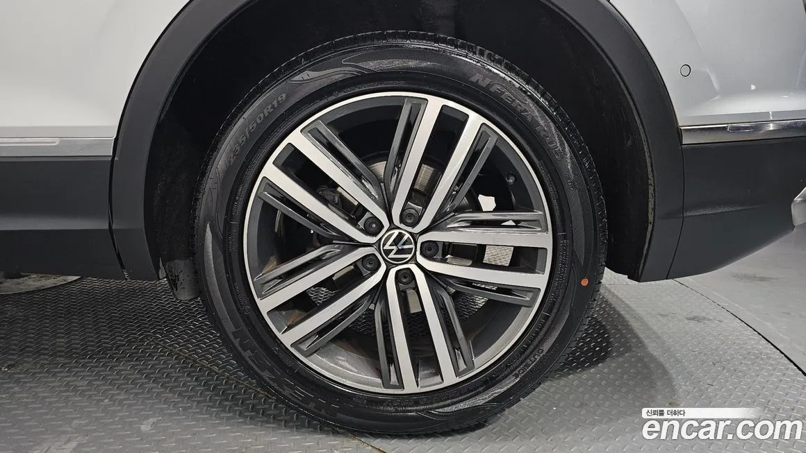 Volkswagen Tiguan 2023 из KR, фото 10