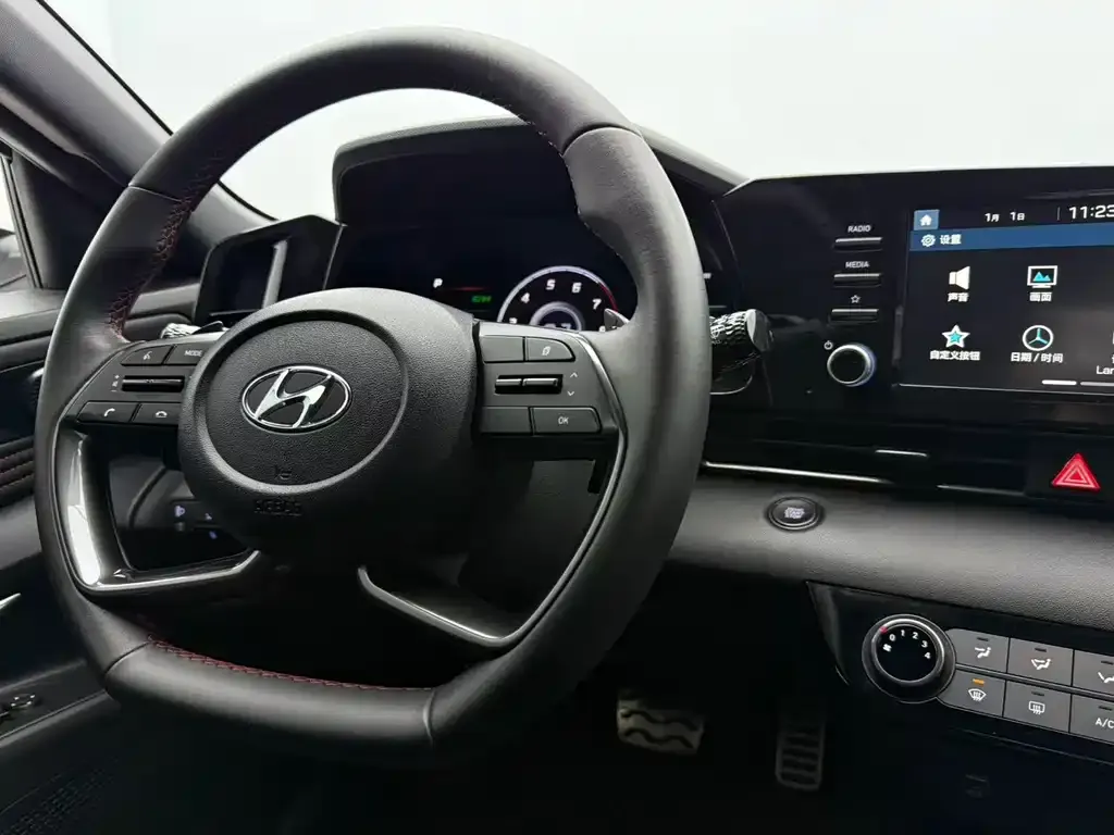 Hyundai Elantra 2023 из CN, фото 8