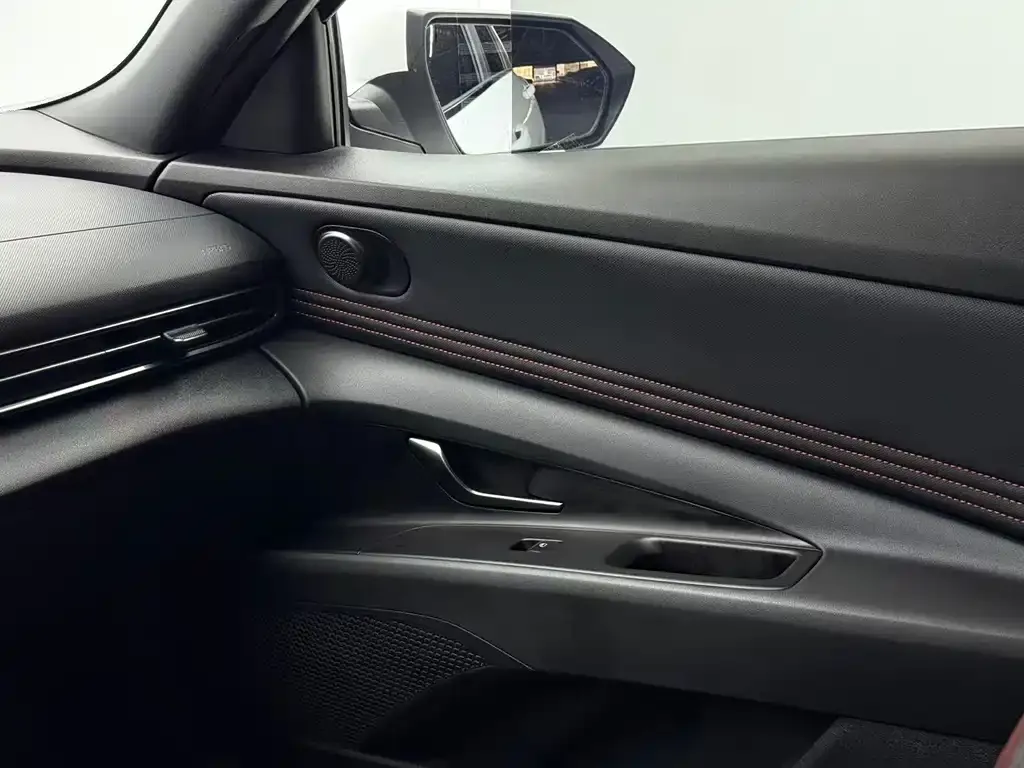 Hyundai Elantra 2023 из CN, фото 6