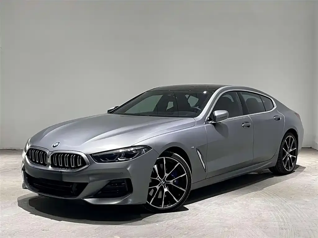 BMW 8 Series — фото 1