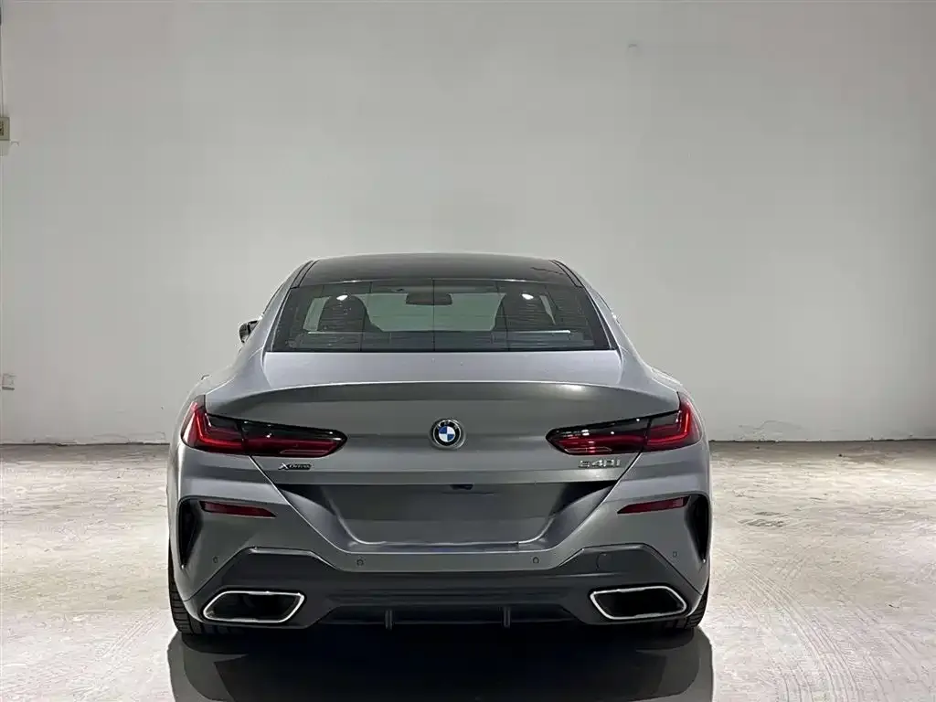 BMW 8 Series — фото 4