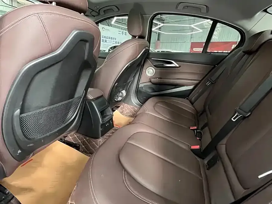 BMW 1 Series 2023 из CN, фото 8