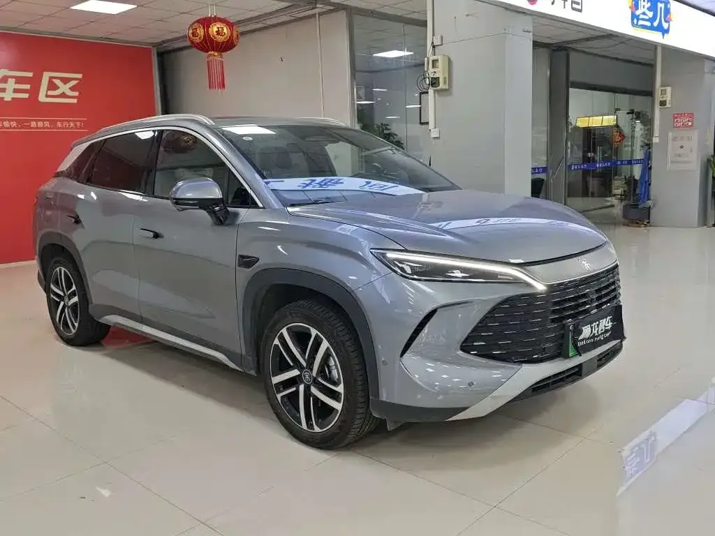 BYD L DM-i — фото 1