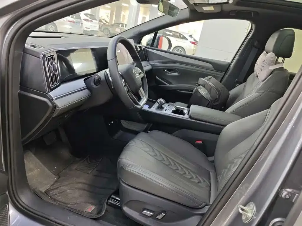 BYD L DM-i — фото 3