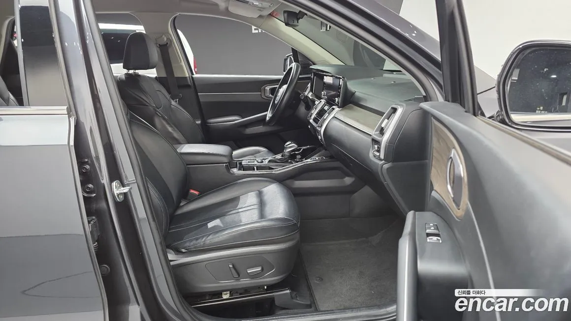 Kia Sorento — фото 9