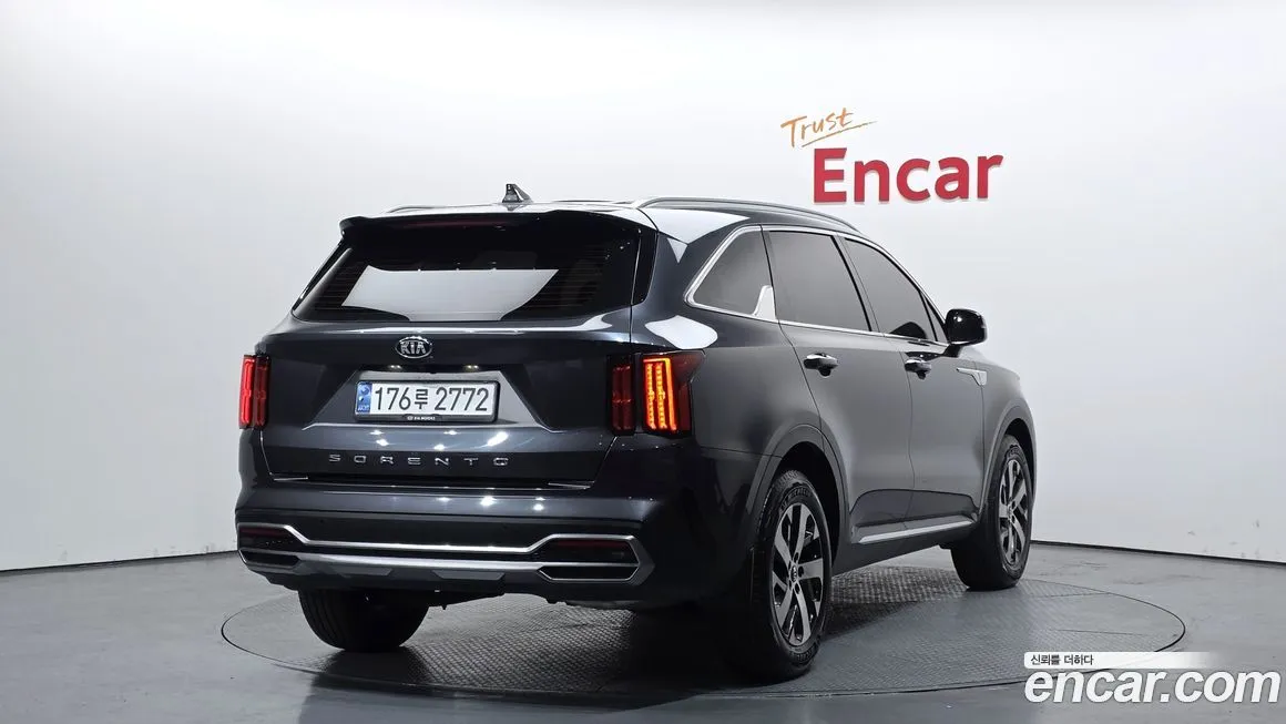 Kia Sorento — фото 5
