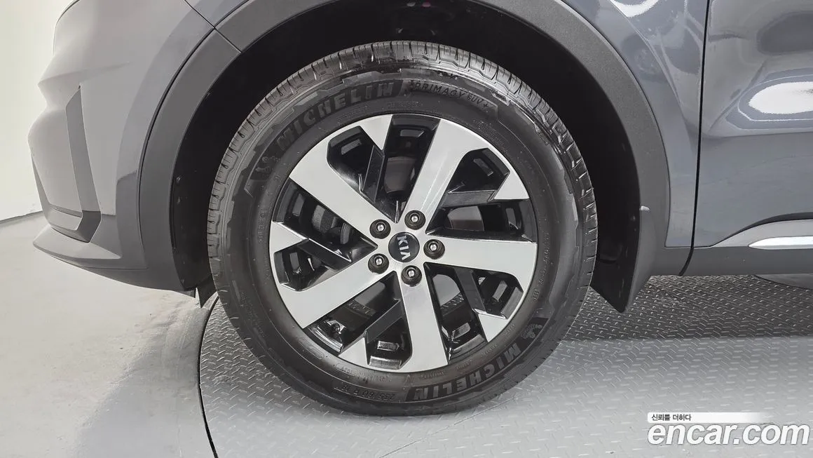 Kia Sorento — фото 8