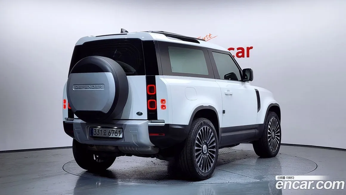 Land Rover Defender 2022 из KR, фото 2
