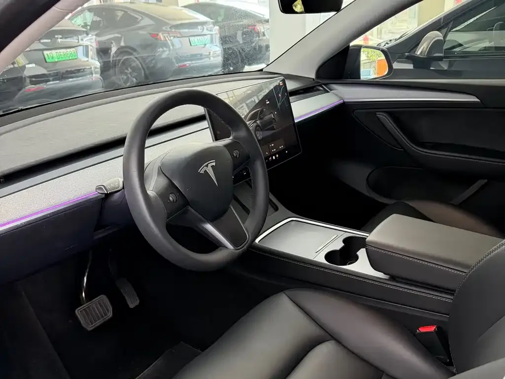 Tesla Model Y 2024 из CN, фото 4