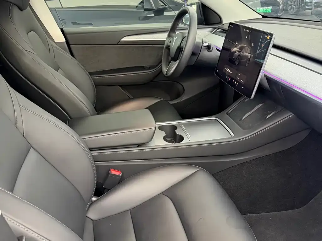 Tesla Model Y 2024 из CN, фото 7