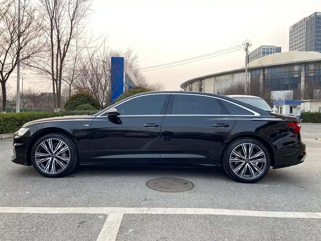 Audi A6L — фото 10