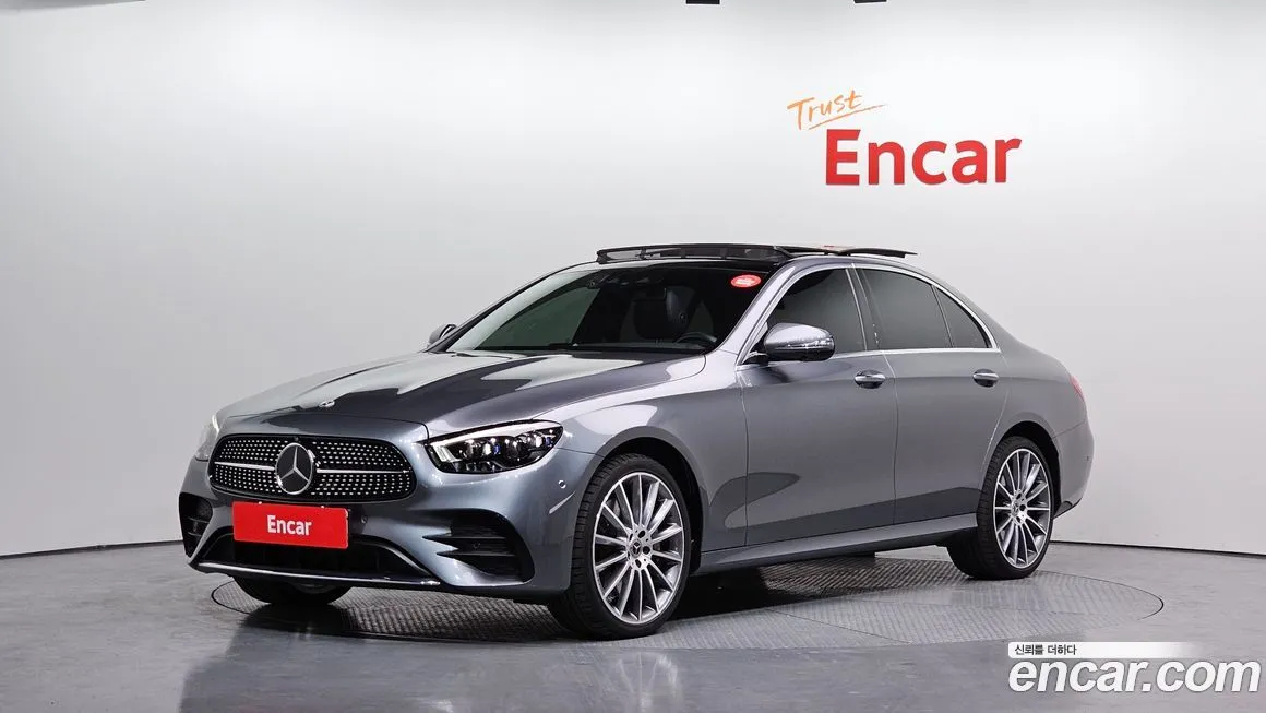 Mercedes-Benz E-Class — фото 1